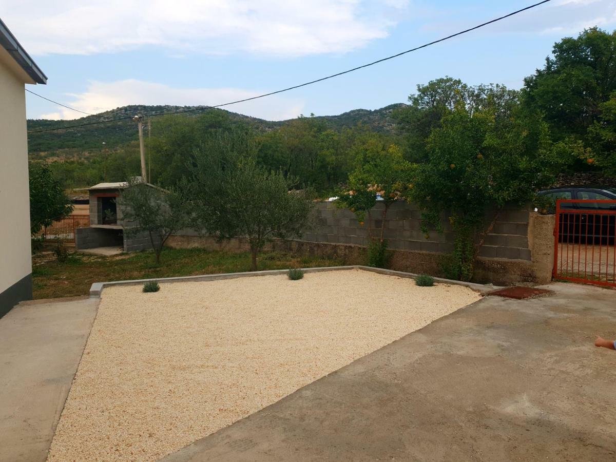 Kuca Za Odmor Mile Villa Drnis Exterior photo